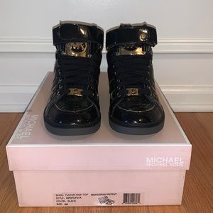 Never worn. Michael Kors Fulton High Top Sneaker. Size: 6US